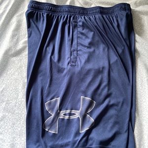 Mens UA Tech graphic shorts